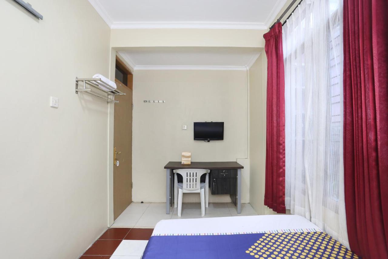 Spot On 2358 Aster Homestay Melati Экстерьер фото