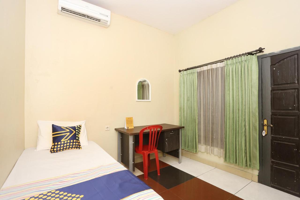 Spot On 2358 Aster Homestay Melati Экстерьер фото